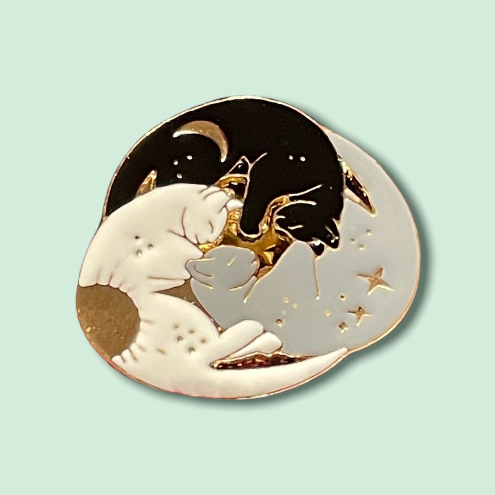 Celestial 3 Cat Pin ✨